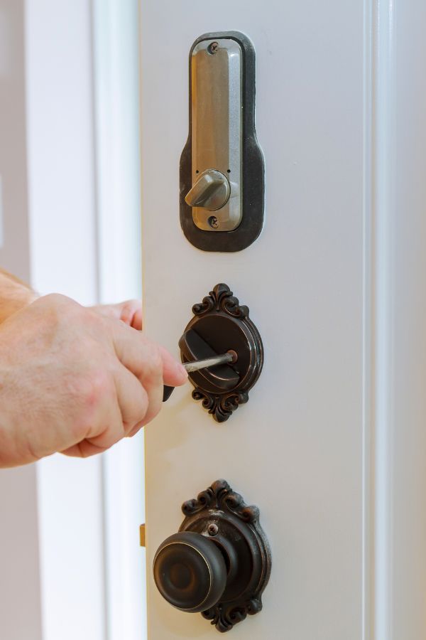 Schlüsseldienst Aachen - Aufsperrdienst - Türöffnung - Schlosswechsel - Einbruchschutz - Schlüsselnotdienst - Ausgesperrt - Schlüssel verloren